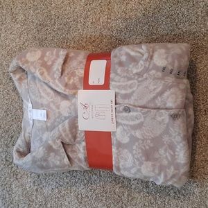 NWT.  Two-Piece Sleep Set GREY
